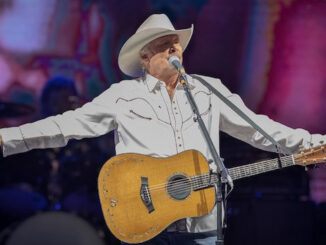 Alan Jackson’s drive-in shows draw over 12,000 socially-distanced country fans