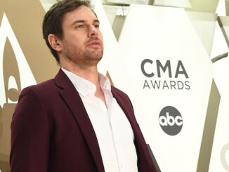 “If I Was a Bar”: Matt Stell drinks away his heartbreak in hard-rocking new tune