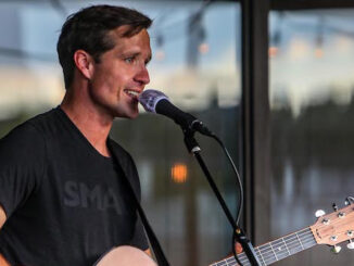 Walker Hayes returns to the stage with drive-up Holiday Inn patio performance