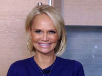 Kristin Chenoweth sings opera after showing how easy it is to get a COVID test