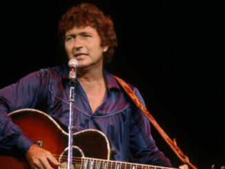 Singer, songwriter and actor Mac Davis dead at 78