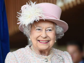 Queen Elizabeth hosting drive-in movies at her country estate