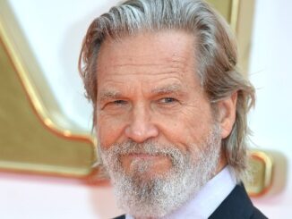 Jeff Bridges shares photo from cancer treatment, thanks fans for well wishes