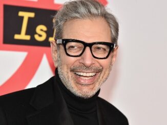 People are begging ‘Saturday Night Live’ to cast Jeff Goldblum as the fly on Mike Pence’s head