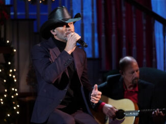 Tim McGraw puts “Gravy” front and center on his Thanksgiving table with family-focused new video