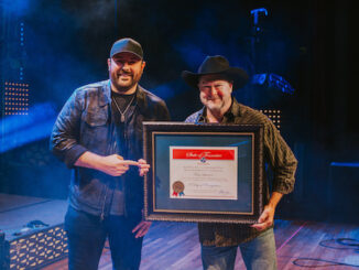 With help from Chris Young, Tennessee Governor Bill Lee declares Nov. 24 ‘Tracy Lawrence Day’