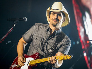 Brad Paisley to ring in holiday season with Elf on the Shelf