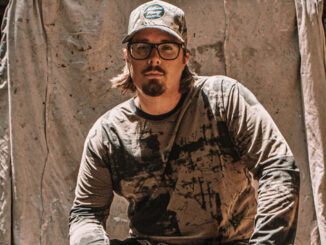 Hardy cracks open “One Beer” at top of country charts