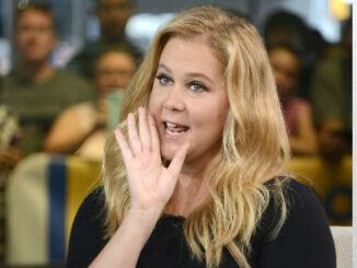 Amy Schumer proudly shows off her C-section scars
