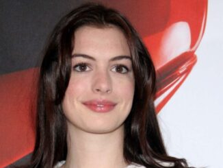 Anne Hathaway reveals she was the “9th choice” for ‘Devil Wears Prada’