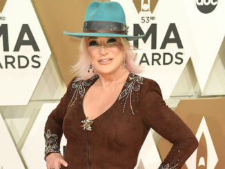 Tanya Tucker demonstrates her technique for collecting snow during water outage amid Texas ice storms